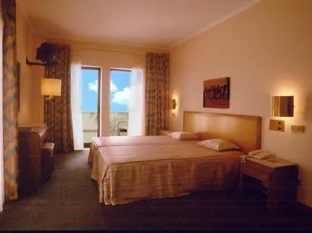 Cristal Hotel 4*